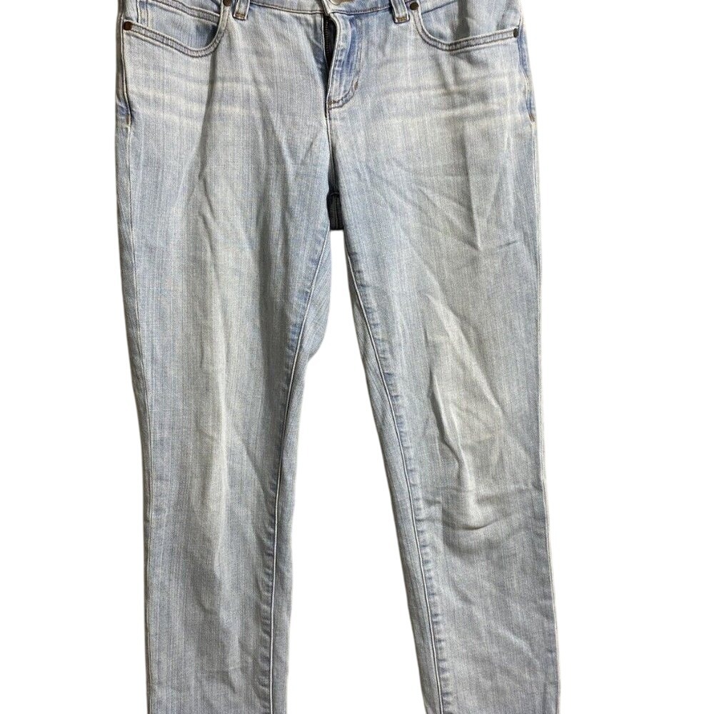 Light Wash Denim Jeans Slim Fit Casual Everyday‎ Style Size Unknown